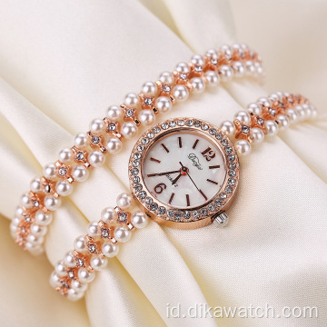 Hot Sale Perhiasan Set Hadiah untuk Wanita Pesona Kecil Panggil Kuarsa Jam Tangan Gelang Set untuk Wanita Hadiah Pernikahan untuk Istri Jam Tangan Persegi